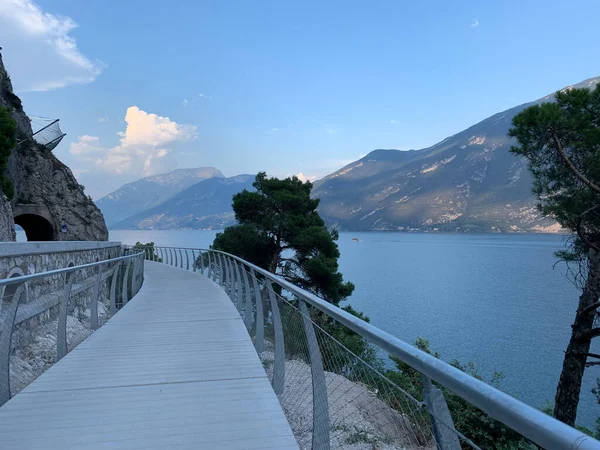 Caminho Bicicleta Com Terraço Sobre Lago Garda Ciclopista Del Garda — Fotografia de Stock