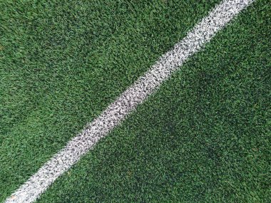 Futbol sahası üzerinde kapat 