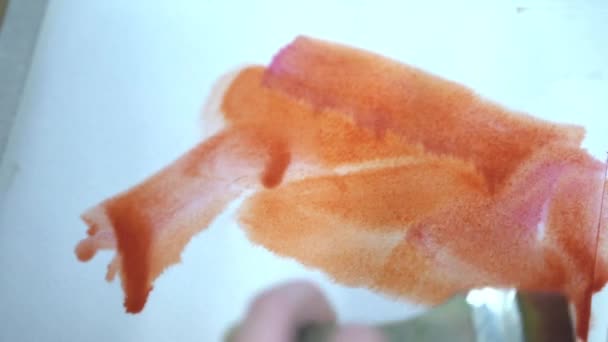 Малювання Помаранчевих Плям Фарби Коротке Відео — стокове відео