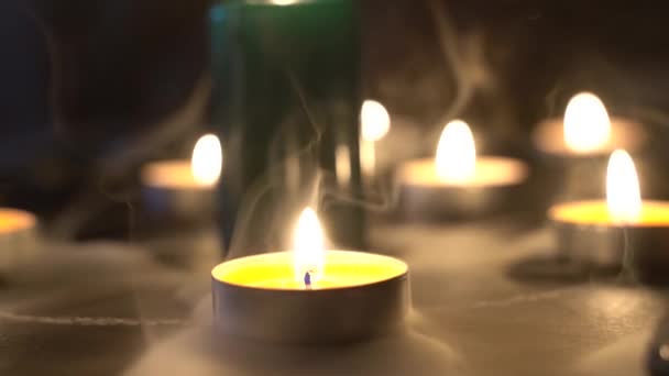 Brûler Des Bougies Avec Fumée Mystique — Video