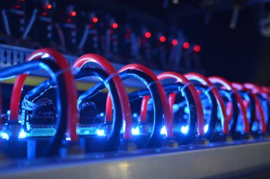 Mavi ışık fiber optik kablolar