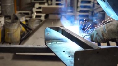 Plaka ile kaynak silah