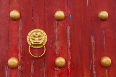 Kırmızı Çin arka kapı.