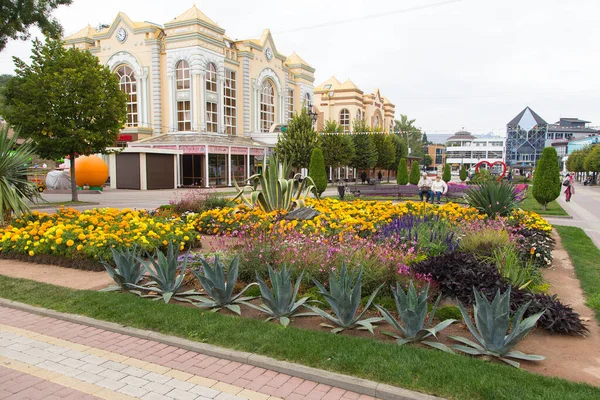 Kislovodsk, Rusland - 19 september 2019 - Kurortnyi boulevard, prachtige architechture. — Stockfoto
