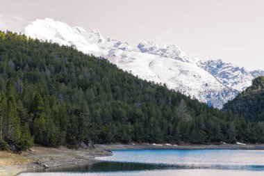 Değişik renklerde Alp panoraması