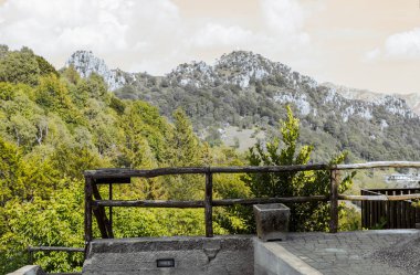 İtalyan Alplerinde Panorama, garip renkler