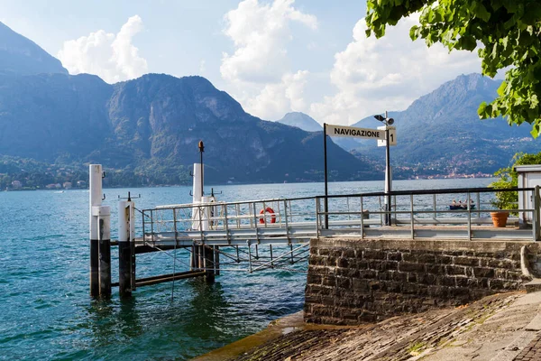 Bellagio, Italie - 13 août 2013 : Port du lac de Bellagio en été, Italie — Photo