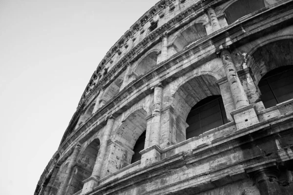 Рим, Італія - 3 січня 2008: Вид на античний Рим, Колізей — стокове фото