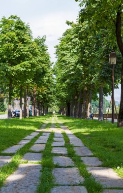 Bergamo, İtalya - 11 Haziran 2013: Güneşli bir günde yüksek şehir Bergamo 'nun açısı
