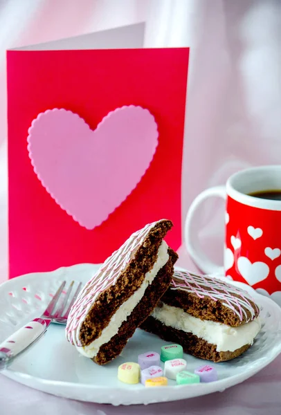 Coffee and sweets for the one I love — 图库照片