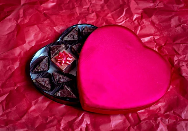 Box of candy and ring proposal — Stock Photo, Image