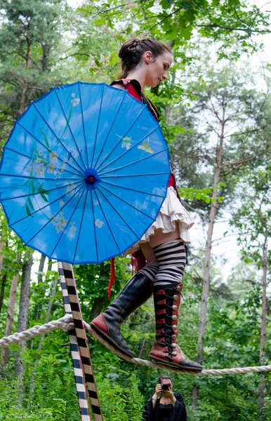 Tight rope walker at a renaissance fair — ストック写真