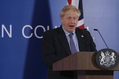 İngiltere Başbakanı Boris Johnson 17 Ekim 2019 'da Brüksel, Belçika' daki Avrupa Birliği Genel Merkezi 'nde düzenlenen bir basın toplantısında bir konuşma yaptı.. 