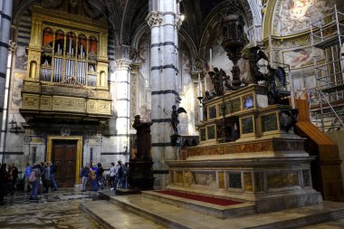 Siena Katedrali 26 Ekim 2019 tarihinde İtalya 'nın Siena kentinde bir ortaçağ kilisesidir..