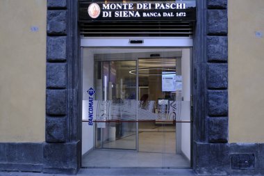 27 Ekim 2019 'da İtalya' nın Siena kentindeki Banca Monte dei Paschi di Siena bankasının dış görünüşü.