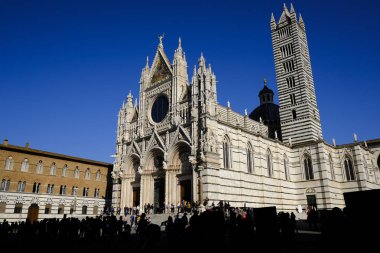 Siena, İtalya 'daki Siena Katedrali' nin dış görünüşü 26 Ekim 2019