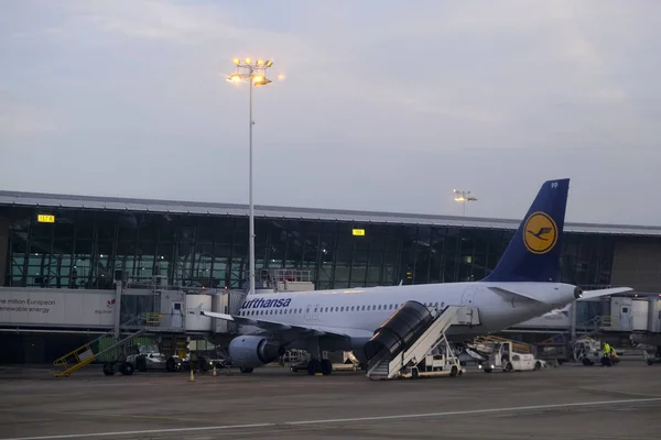 Lufthansa Airlines Egyik Repülőgépe Belgiumi Brüsszelbe Tartó Kifutópályán 2019 Október — Stock Fotó