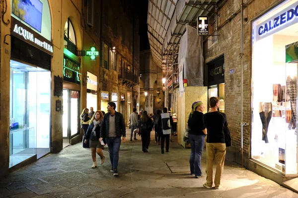 Los Peatones Caminan Centro Histórico Siena Italia Octubre 2019 — Foto de Stock