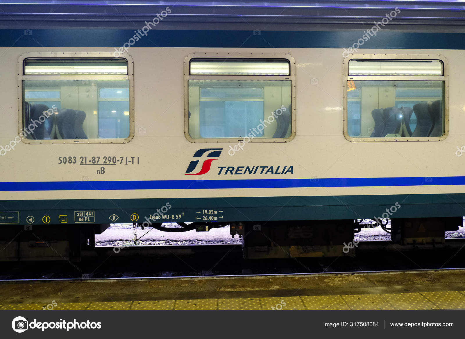 Train Arrived Central Railway Station Siena Italy Oct 2019 Stock Editorial Photo © Ale_Mi