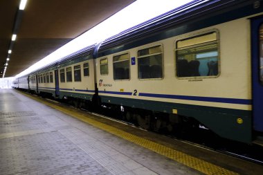 28 Ekim 2019 'da İtalya' nın Siena kentindeki merkez tren istasyonuna bir tren geldi..