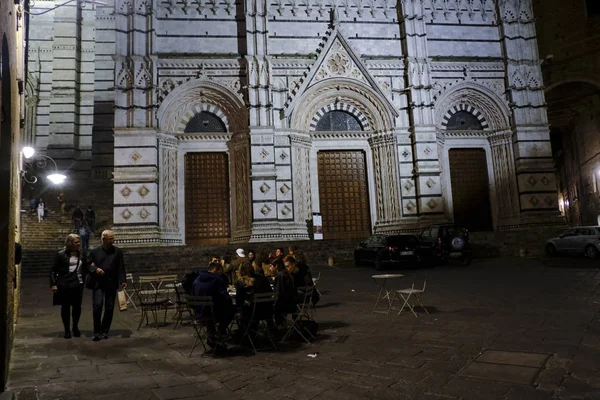 Consumers Sit Typical Italian Restaurant Siena Italy Oct 2019 — Stock Photo, Image