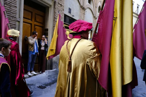 Acadêmicos Participam Ladainha Frente Igreja Católica Catedral Siena Itália Outubro — Fotografia de Stock