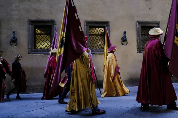 Acadêmicos Participam Ladainha Frente Igreja Católica Catedral Siena Itália Outubro — Fotografia de Stock