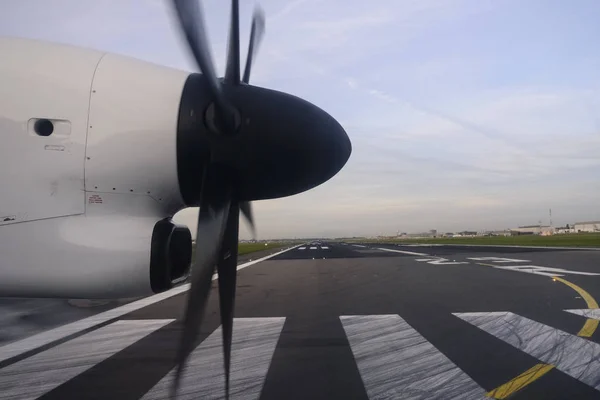 Egy Repülő Készen Áll Hogy Repüljön Brüsszeli Repülőtéren Belgiumban Október — Stock Fotó