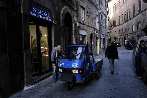 Man Drives Piaggio Wheeler Siena Italy Oct 2019 — Stock Photo, Image
