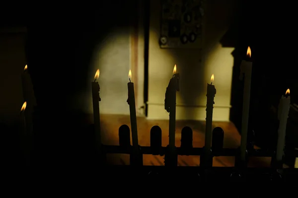 Зажечь Свечи Римской Католической Церкви — стоковое фото