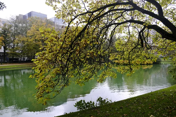 Leopold Park em Brussels, Bélgica — Fotografia de Stock