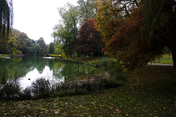 Leopold Park em Brussels, Bélgica — Fotografia de Stock