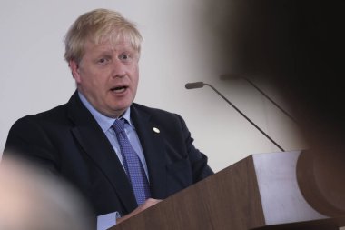 İngiltere Başbakanı Boris Johnson 17 Ekim 2019 'da Brüksel, Belçika' daki Avrupa Birliği Genel Merkezi 'nde düzenlenen bir basın toplantısında bir konuşma yaptı.. 