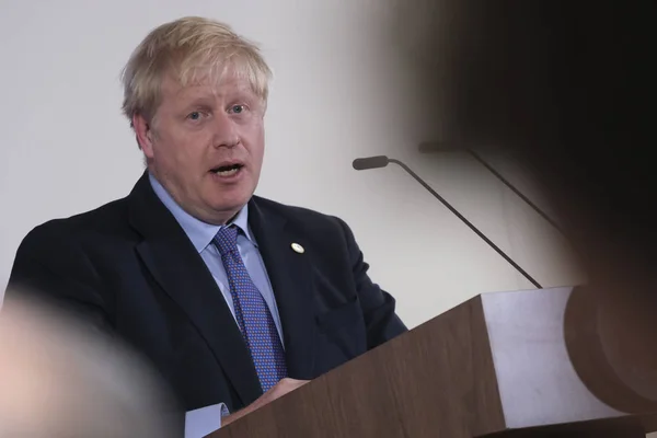 Britain Prime Minister Boris Johnson Addresses Press Conference European Union — Stockfoto