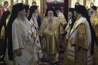 Brüksel, Belçika, 10 Kasım 2019. Ekümenik Patrik Bartholomew Azizler Başmelekleri Michael ve Gabriel Ortodoks Katedrali 'nde ayin düzenliyor..