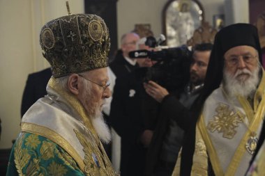 Brüksel, Belçika, 10 Kasım 2019. Ekümenik Patrik Bartholomew Azizler Başmelekleri Michael ve Gabriel Ortodoks Katedrali 'nde ayin düzenliyor..