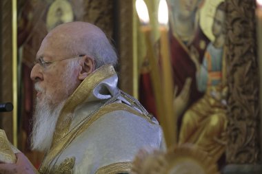 Brüksel, Belçika, 10 Kasım 2019. Ekümenik Patrik Bartholomew Azizler Başmelekleri Michael ve Gabriel Ortodoks Katedrali 'nde ayin düzenliyor..