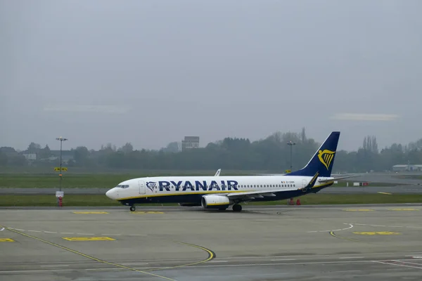 Avions Ryanairs Compagnie Low Cost Trouve Sur Aire Trafic Aéroport — Photo