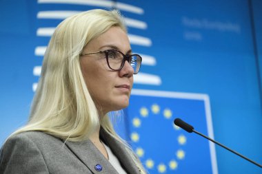 Brüksel, Belçika. 4 Aralık 2019. Eu 'nun Enerji Komiseri Kadri Simson Enerji Konseyi sonuçları hakkında basın toplantısı düzenledi.