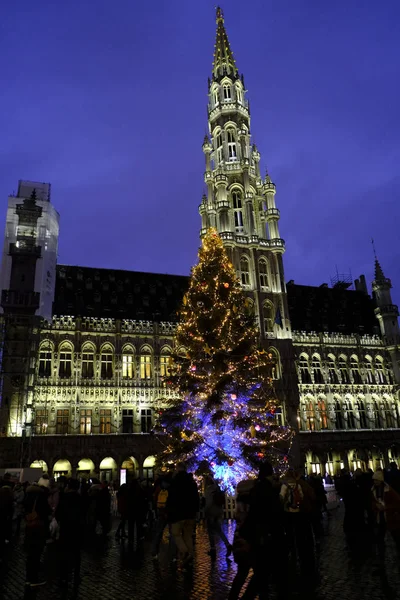 Lights Show Grand Place Huge Christmas Tree Crowd People Enjoying — Fotografia de Stock