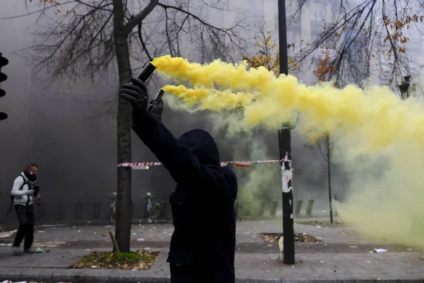 Protesters Clash French Riot Police Demonstration Pension Reforms Paris France — ストック写真