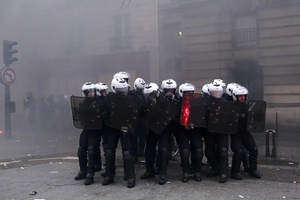 French Riot Police Clash Protesters Demonstration Pension Reforms Paris France — Stock Photo, Image