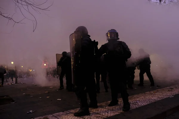 Policiais Motins Franceses Entram Confronto Com Manifestantes Durante Uma Manifestação — Fotografia de Stock