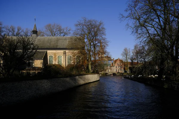 Belçika Nın Bruges Şehrinin Tarihi Merkezindeki Kanal Görüntüsü Kasım 2019 — Stok fotoğraf