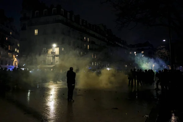 Franska Kravallpoliser Krockar Med Demonstranter Demonstration Mot Pensionsreformer Paris Frankrike — Stockfoto