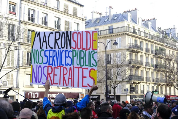 Lidé Pochodují Během Demonstrace Proti Penzijním Reformám Paříži Francii Prosince — Stock fotografie