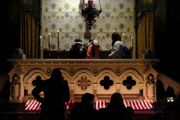 Imádók Bruges Bazilikában Belgiumban 2019 November — Stock Fotó
