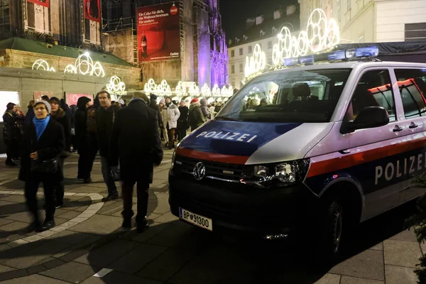 Radiowóz Widziany Jest Przed Posterunkiem Policji Wiedniu Grudnia 2019 — Zdjęcie stockowe