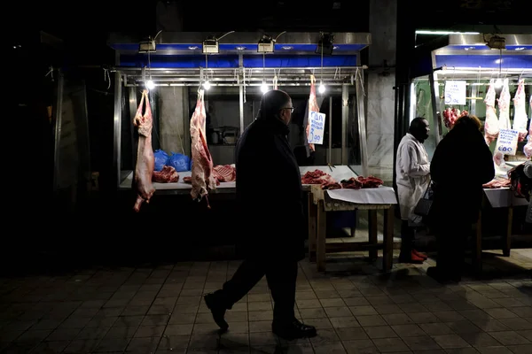 Мясники Потребители Общественном Рынке Афинах Греция Декабря 2019 Года — стоковое фото