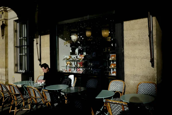 Consumer Sits Pastry Shop Central Paris France Dec 2019 — Stock Photo, Image